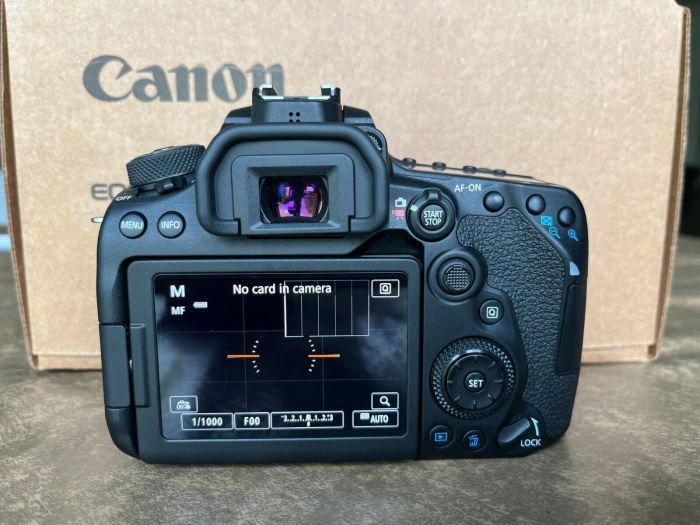 تم اختبار Canon 90D و Sigma مقاس 18-35 مم f1.8 Art 2