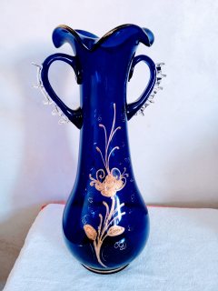 مزهرية انتيك من الزجاج الأزرق الفرنسي المطلي بماء الذهب (عمل يدوي)