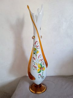 مزهرية انتيك من زجاج الاوبالين الفرنسي (عمل يدوي مستوحى من فن المورانو) 1