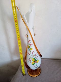 مزهرية انتيك من زجاج الاوبالين الفرنسي ( المستوحى من فن المورانو) 3