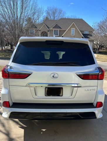 Neatly Used 2021 Lexus LX 570 Three-Row  4