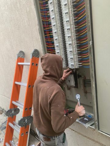 كهربائى تصليح وتركيب 4
