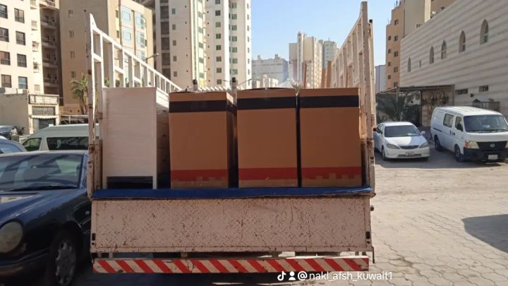 نقل عفش الكويت 50767633 هاف لوري نقل اغراض 