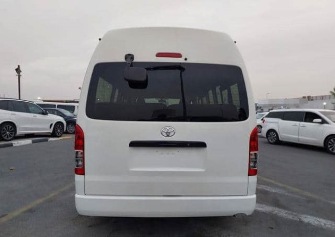 2016 Toyota Hiace Commuter  4