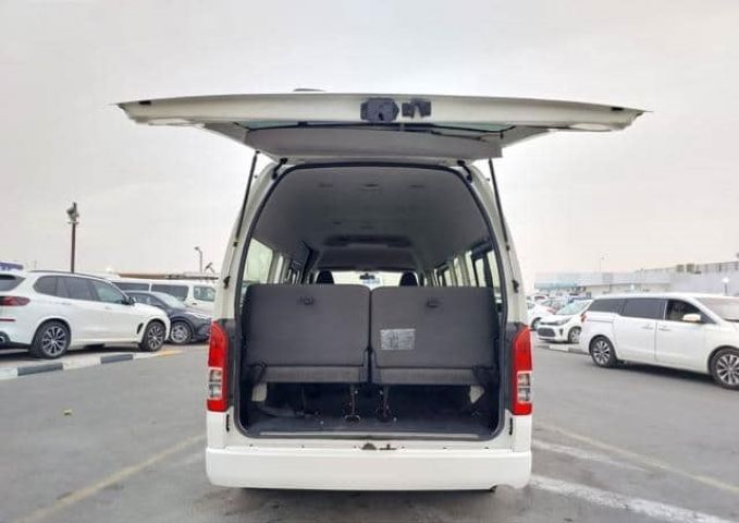 2016 Toyota Hiace Commuter  5