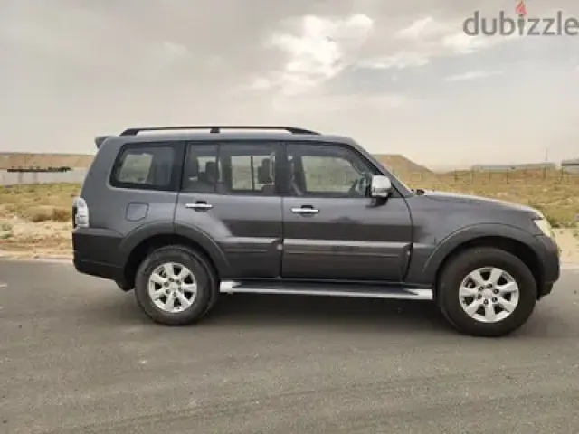 سياره ميتسوبيشي باجيرو احجز الان بمقدم حجز فقط 300 دينار  3